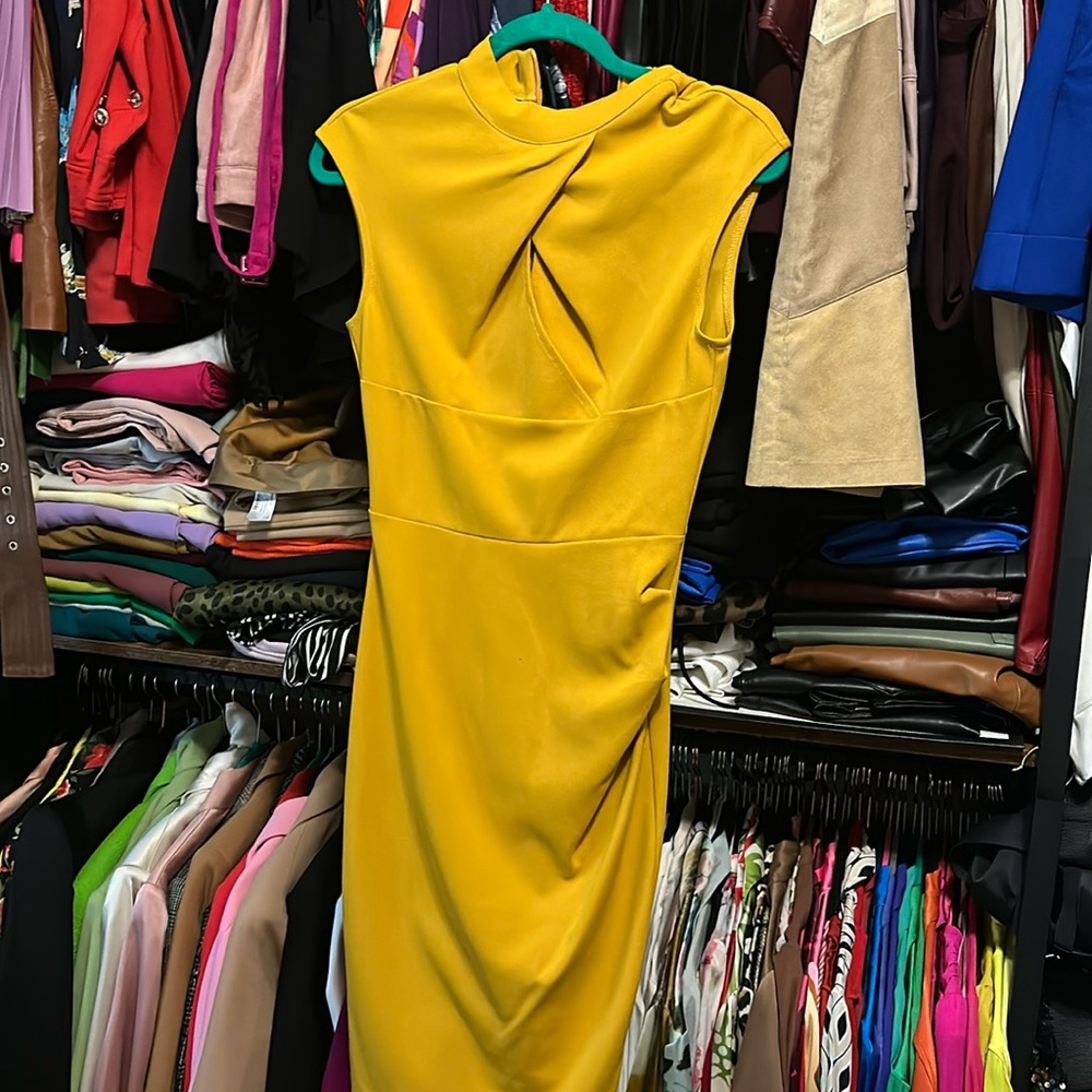 Yellow sheath keyhole dress